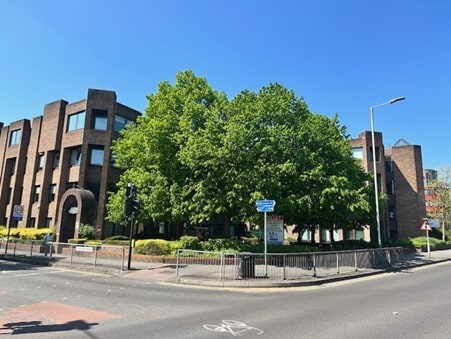 27-43 Eastern Rd, Romford for lease Building Photo- Image 1 of 9