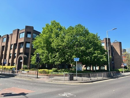 27-43 Eastern Rd, Romford à louer Photo principale- Image 1 de 9