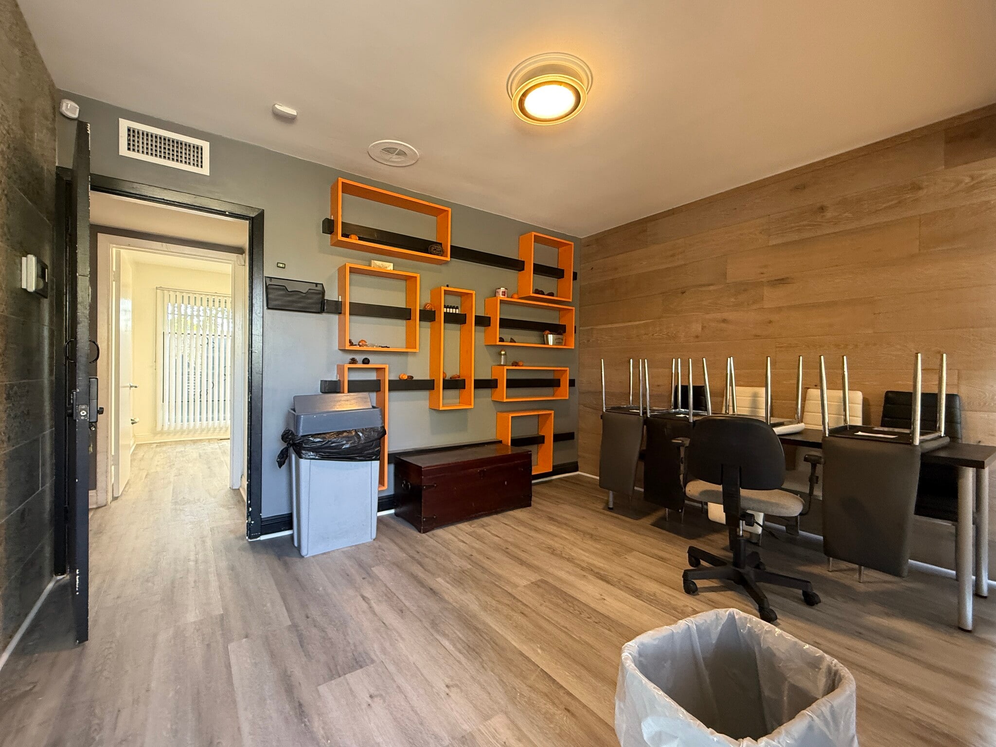 6086 Brockton Ave, Riverside, CA for lease Interior Photo- Image 1 of 9