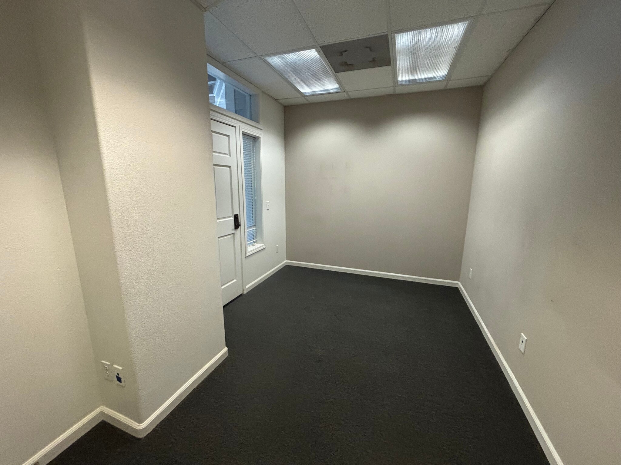 103 Providence Mine Rd, Nevada City, CA à louer Photo intérieure- Image 1 de 2