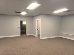 417 Duff Ave, Ames, IA for lease Interior Photo- Image 2 of 11