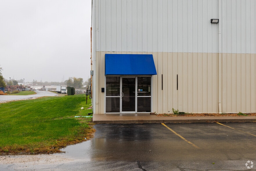 1012 N Farm Road 123, Springfield, MO for lease - Building Photo - Image 3 of 3