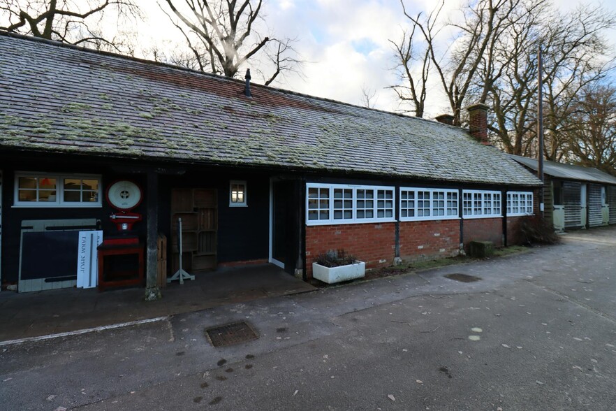 Thame Rd, Long Crendon for lease - Building Photo - Image 1 of 2