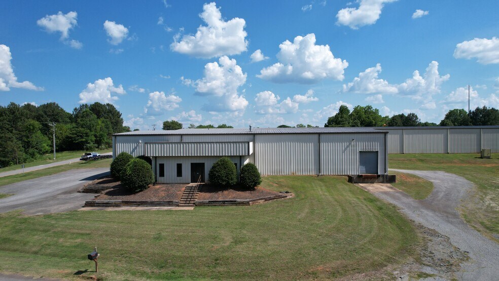 143 Caggiano Dr, Gaffney, SC à louer - Photo du bâtiment - Image 2 de 12