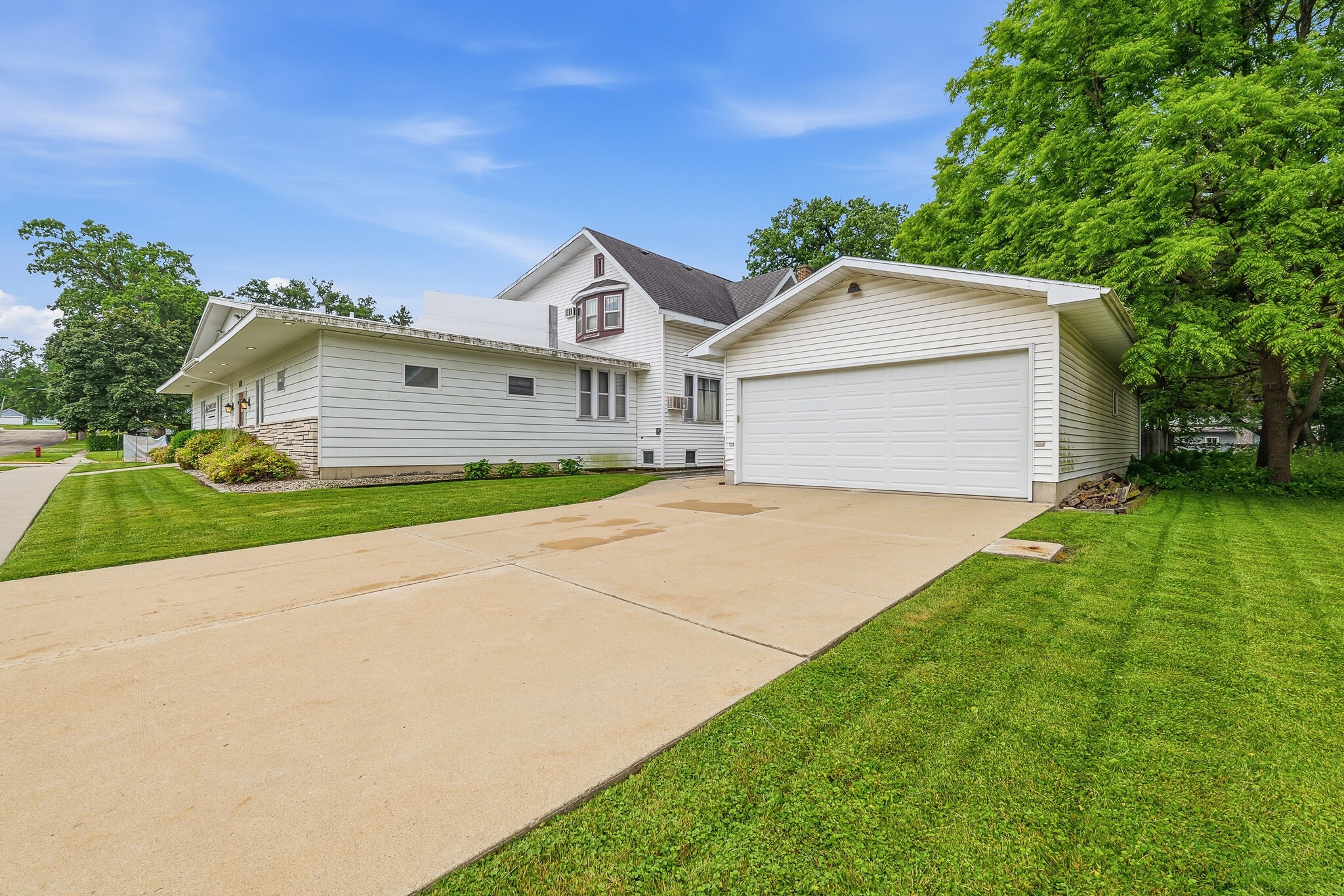 181 S Main St, Markesan, WI for sale Primary Photo- Image 1 of 70
