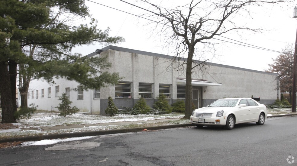 60 Liberty St, Metuchen, NJ à vendre - Photo principale - Image 2 de 4