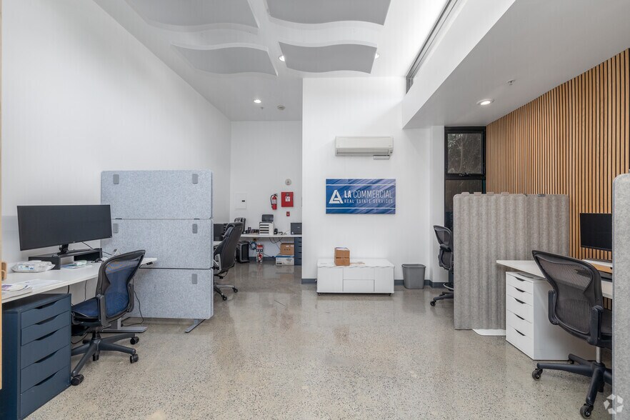 627 Aviation Way, Manhattan Beach, CA for lease - Interior Photo - Image 3 of 15