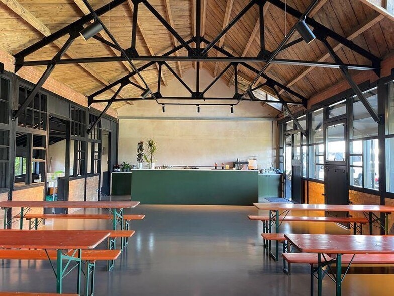 The Old Racecourse, Lewes for lease - Interior Photo - Image 3 of 5