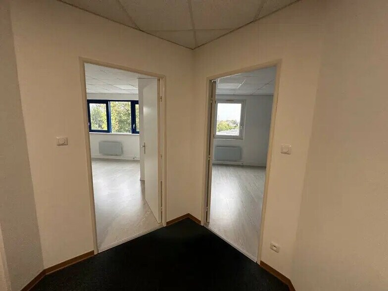 Office in Hoenheim for lease - Interior Photo - Image 2 of 8