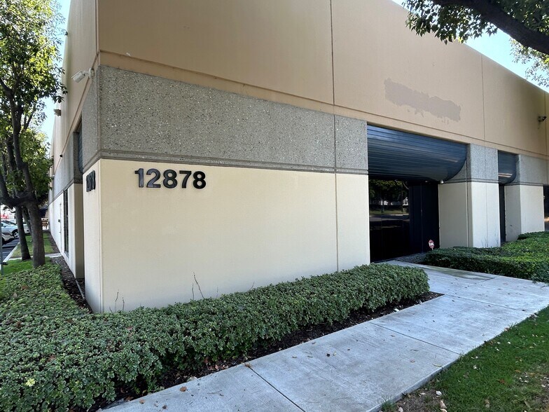 12870-12878 Florence Ave, Santa Fe Springs, CA à louer - Photo du bâtiment - Image 1 de 7