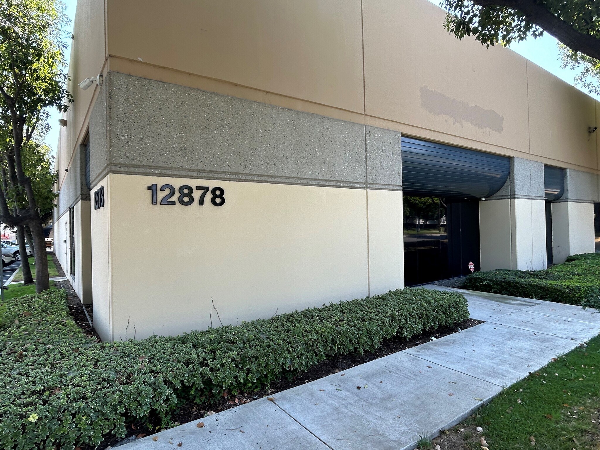 12870-12878 Florence Ave, Santa Fe Springs, CA à louer Photo du bâtiment- Image 1 de 8