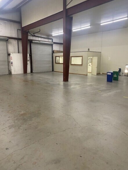 354 1st St, Hollister, CA à louer - Photo du bâtiment - Image 2 de 7