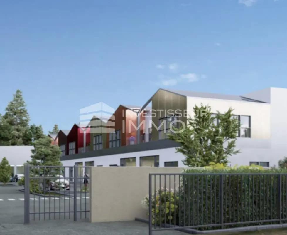 Industrial in Montgeron for sale Building Photo- Image 1 of 6