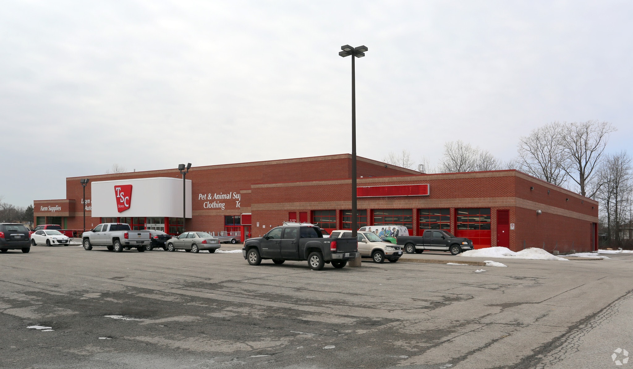 777-803 Niagara St, Welland, ON for lease Primary Photo- Image 1 of 8