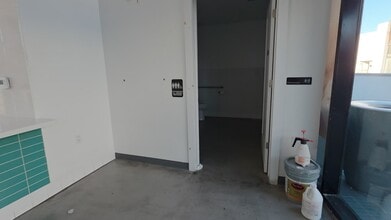 17401-17405 Ventura Blvd, Encino, CA for lease - Commercial Listing Video