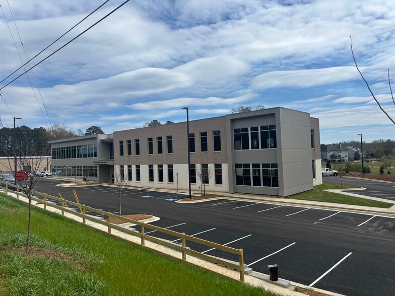 7355 Main St, Woodstock, GA for lease - Building Photo - Image 2 of 8