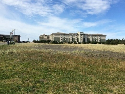 81-83 Sid Snyder Dr, Long Beach, WA for sale Primary Photo- Image 1 of 16