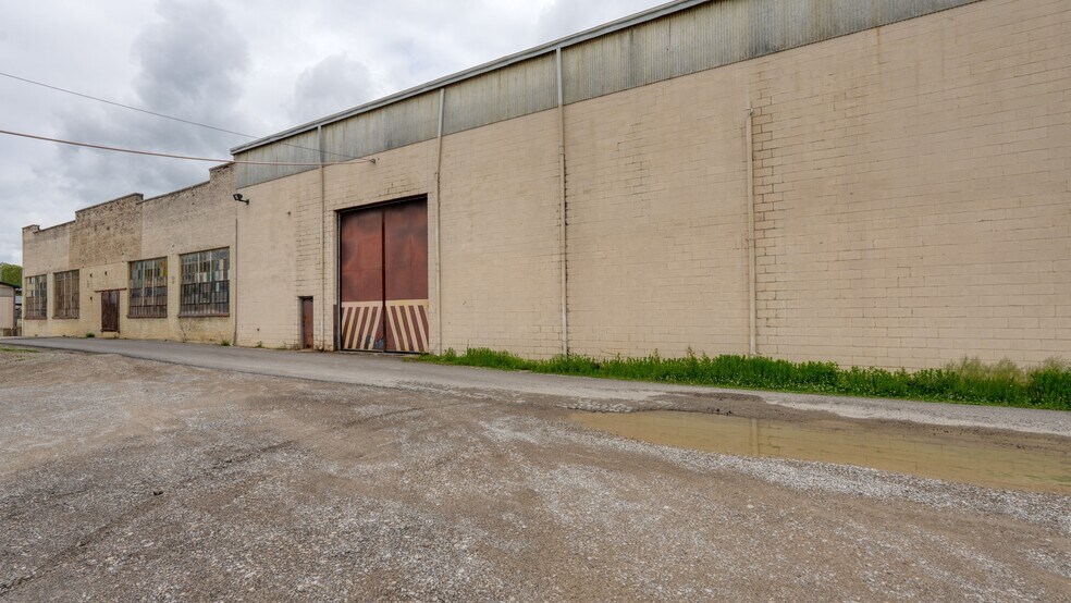 120 Graham St, Zanesville, OH à vendre - Photo du bâtiment - Image 2 de 31