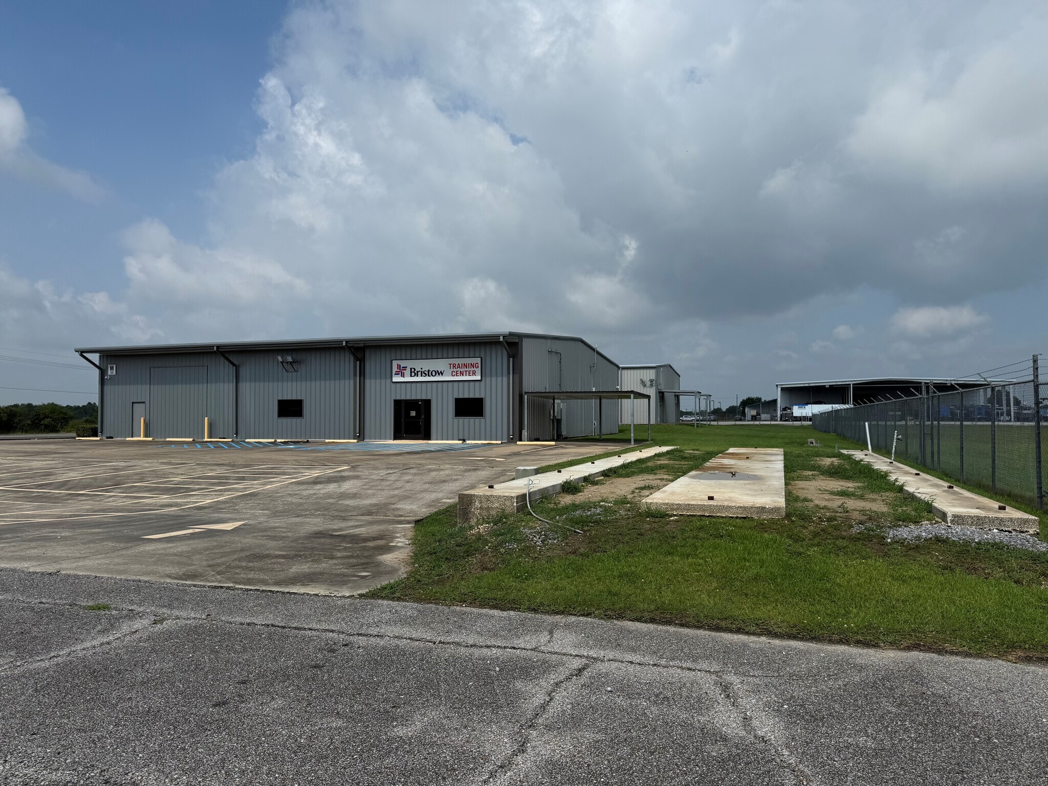 960 W Lincoln Rd, Lake Charles, LA for sale Primary Photo- Image 1 of 9