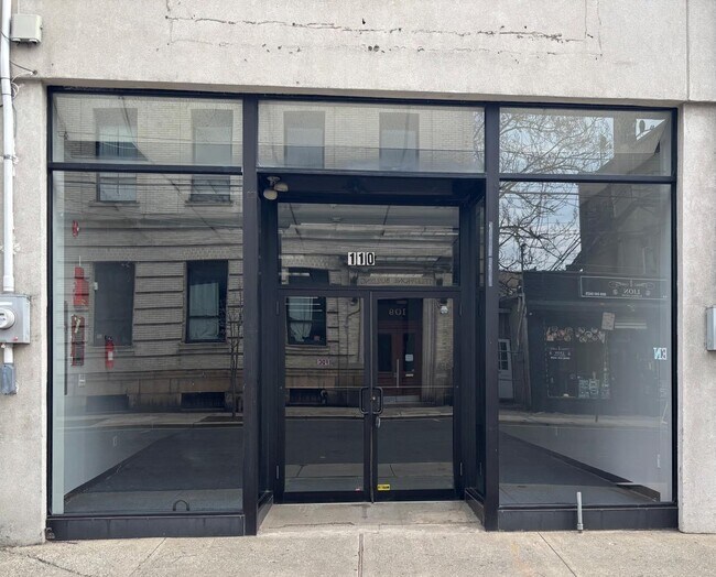 Plus de détails pour 108-110 E 4th St, Plainfield, NJ - Commerce de détail à louer