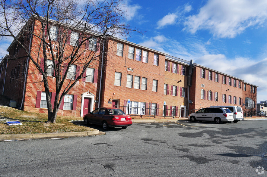 3311 Toledo Ter, Hyattsville, MD à vendre - Photo principale - Image 1 de 1