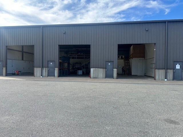 22 Industrial Way, Hanover, MA à louer - Photo du bâtiment - Image 2 de 15