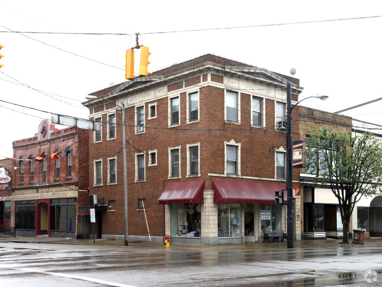 109-111 Lincoln Way W, Massillon, OH à vendre - Photo principale - Image 1 de 1