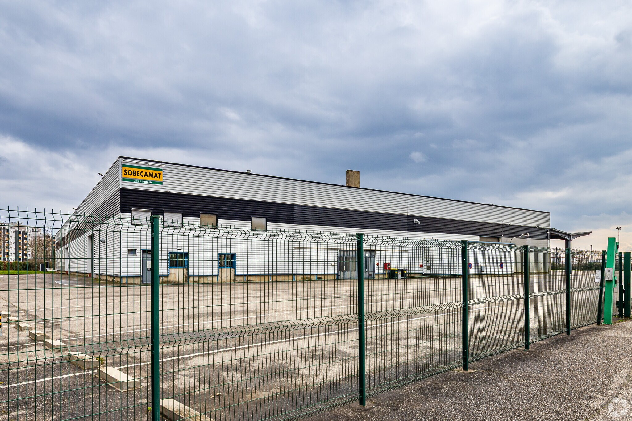 13 Boulevard Des Roses, Saint-Priest for sale Primary Photo- Image 1 of 7