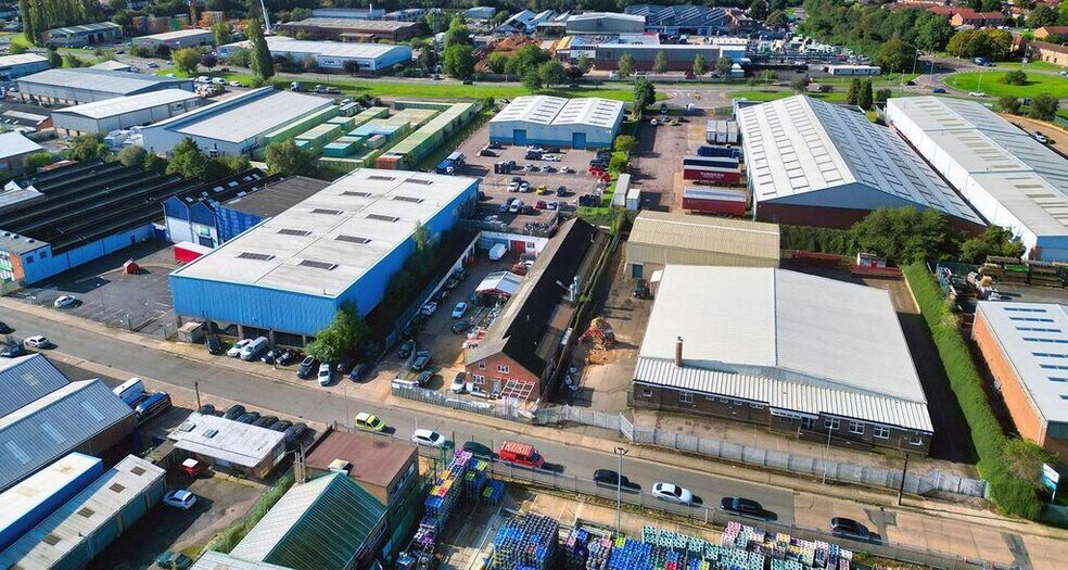 Gladstone Rd, Northampton à louer - Photo du bâtiment - Image 3 de 6