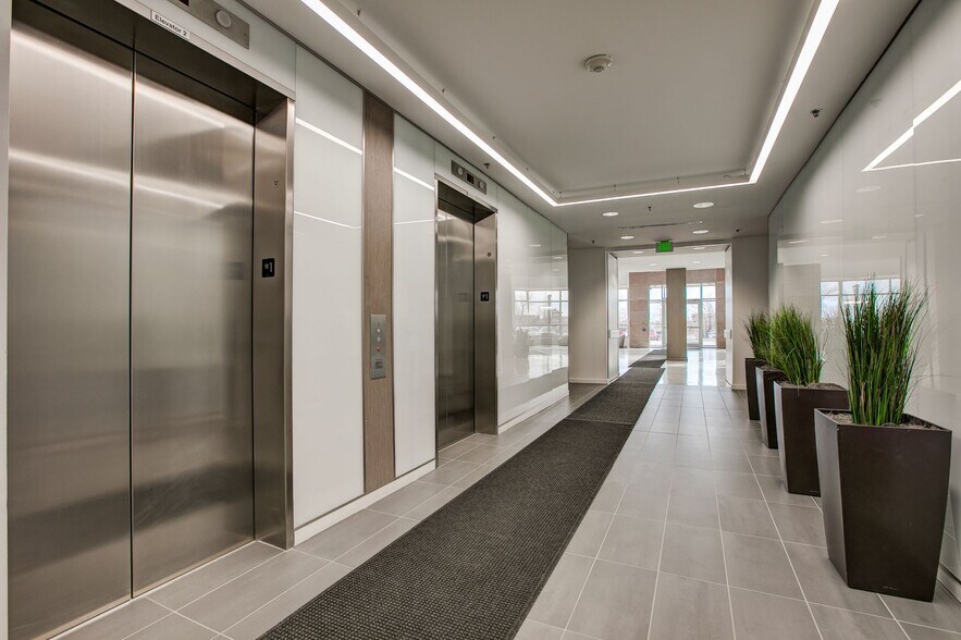 9800 S Meridian Blvd, Englewood, CO à louer - Photo intérieure - Image 2 de 17