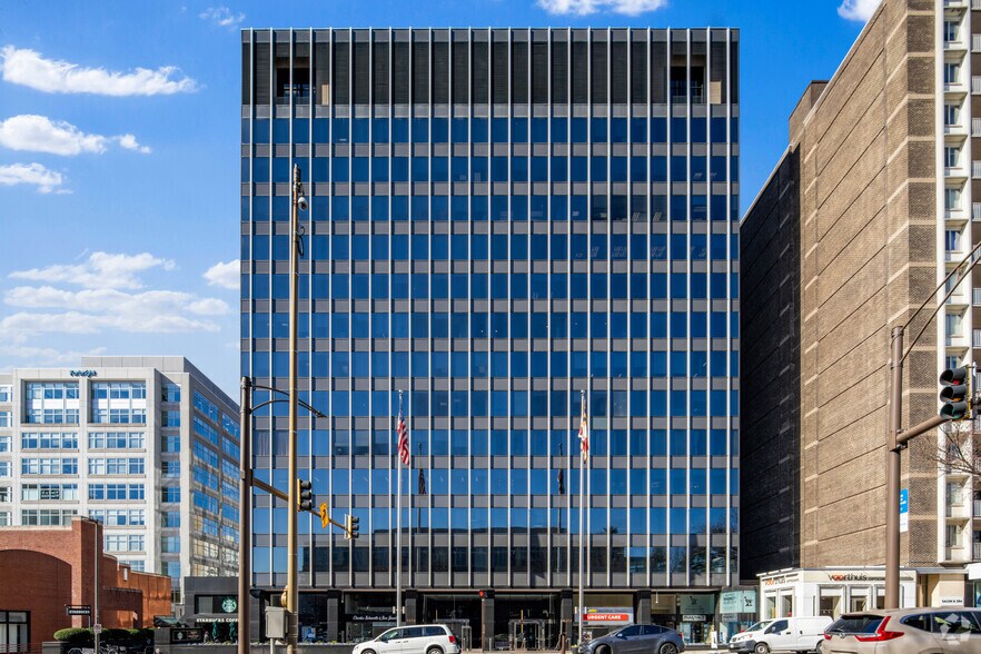 5454 Wisconsin Ave, Chevy Chase, MD à louer - Photo principale - Image 1 de 9