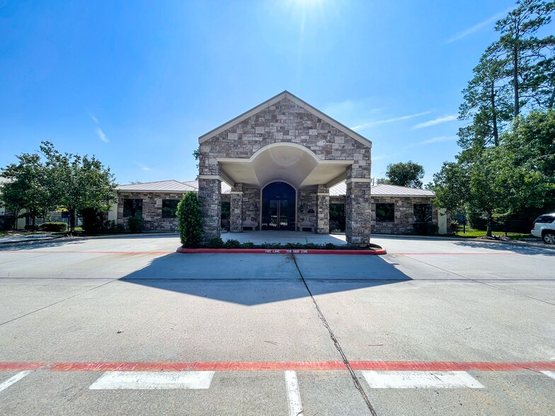 819 Crossbridge Dr, Spring, TX à louer - Photo du bâtiment - Image 2 de 3