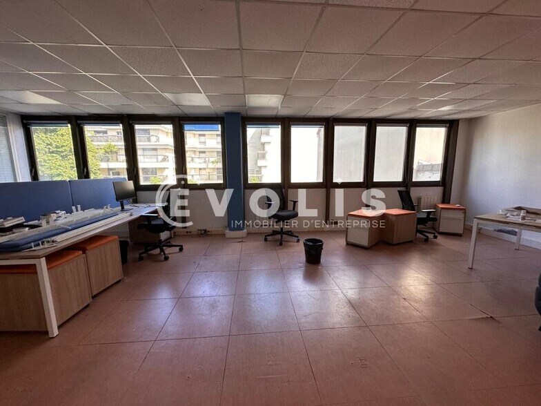 Bureau dans Bourg-la-Reine à louer - Photo intérieure - Image 2 de 7