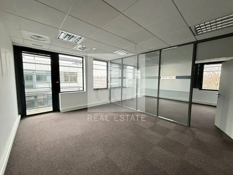 Bureau dans Saint-Priest à louer - Photo intérieure - Image 2 de 10