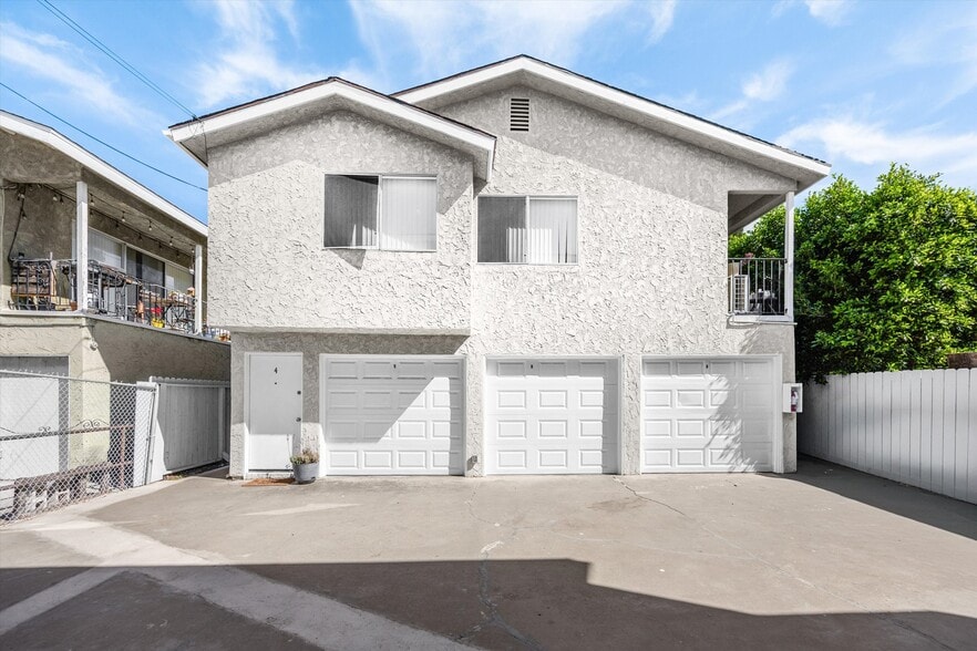 625 Orizaba Ave, Long Beach, CA à vendre - Photo du bâtiment - Image 3 de 32