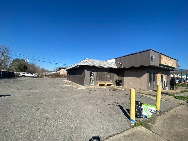 5842 Martin Luther King Jr Blvd, Houston, TX à vendre - Photo du bâtiment - Image 3 de 6