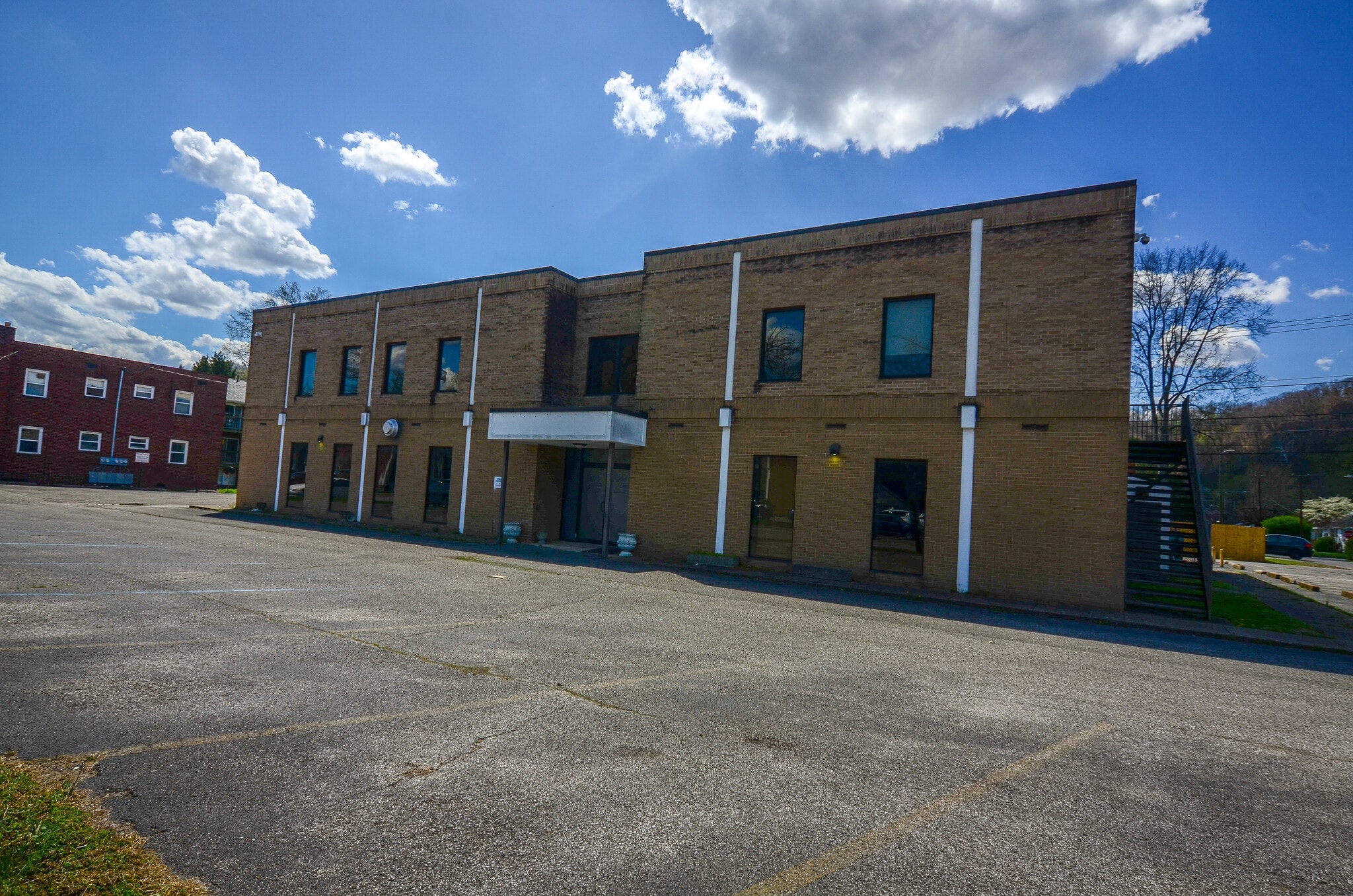 4701 MacCorkle Ave SE, Charleston, WV for sale Primary Photo- Image 1 of 19