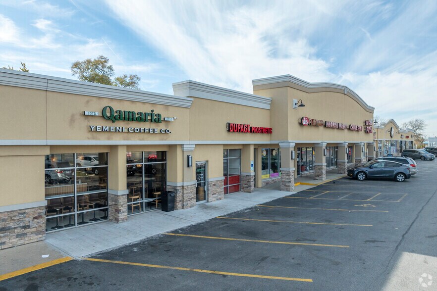 95-129 E Roosevelt Rd, Lombard, IL à louer - Photo du bâtiment - Image 3 de 6