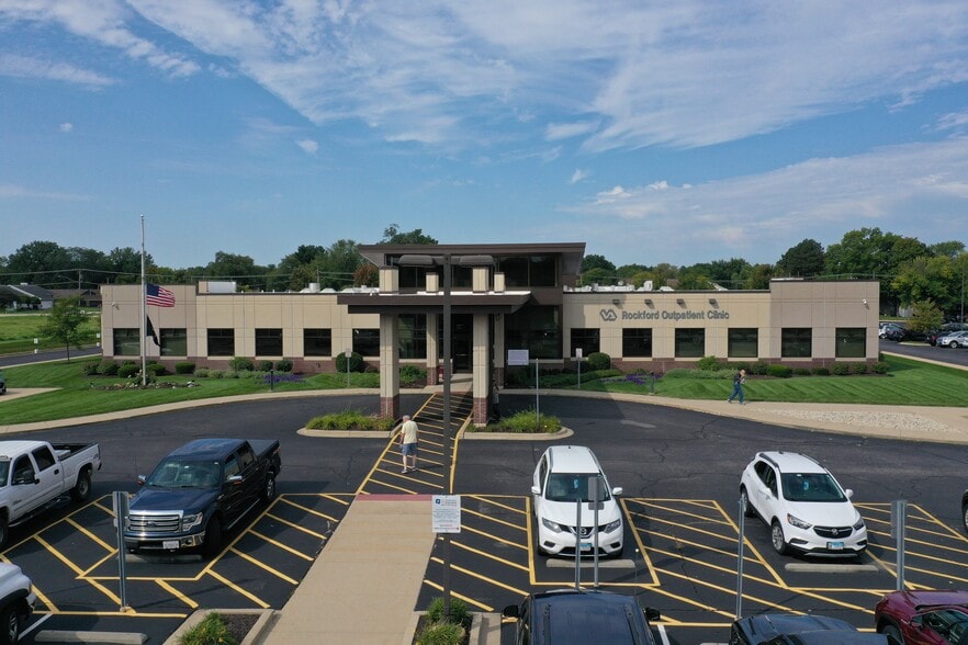 816 Featherstone Rd, Rockford, IL à vendre - Photo du bâtiment - Image 1 de 4