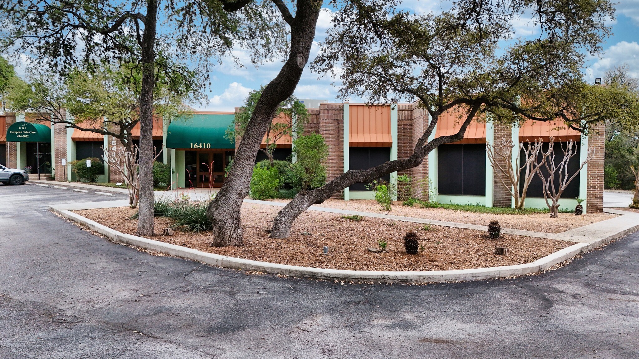 16410 Blanco Rd, San Antonio, TX à louer Photo du bâtiment- Image 1 de 9