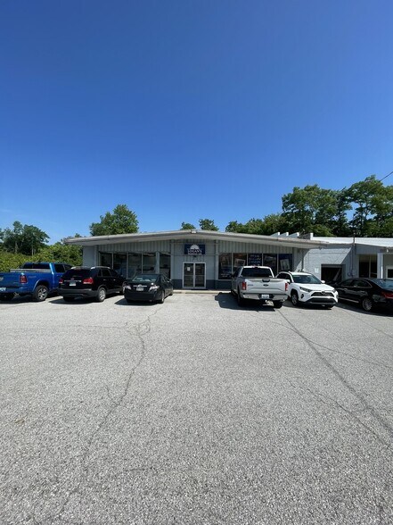 1812-1818 Petersburg Rd, Hebron, KY à vendre - Photo du bâtiment - Image 2 de 7