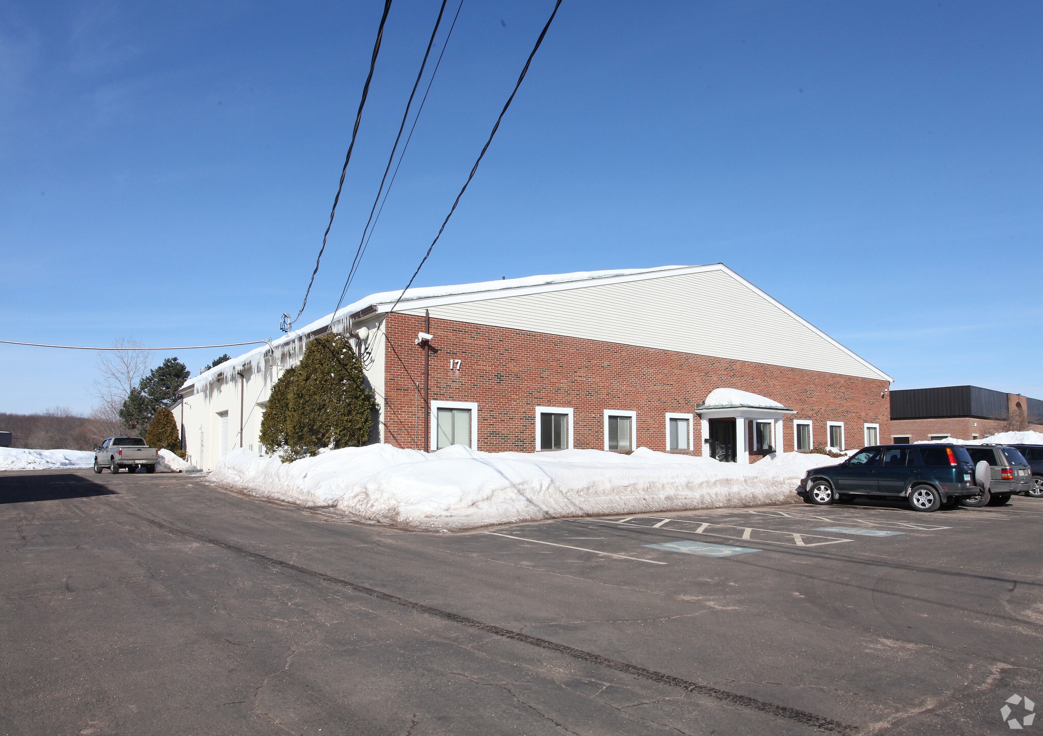 17 Kripes Rd, East Granby, CT for lease Primary Photo- Image 1 of 6