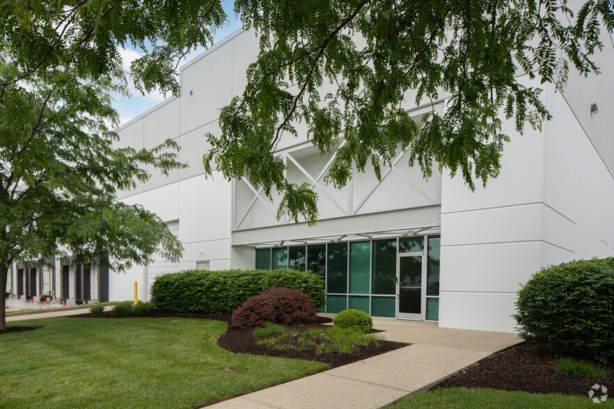 1107-1133 Aviation Blvd, Hebron, KY for lease - Building Photo - Image 2 of 5