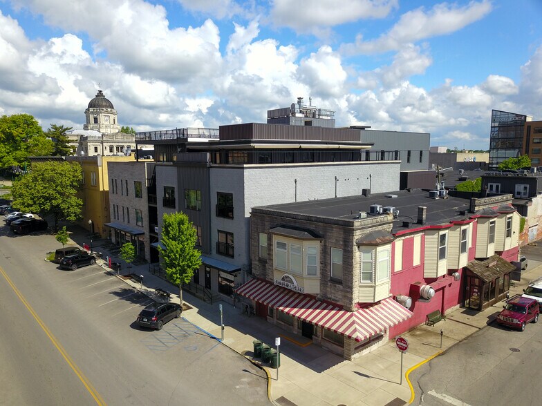 217 E 6th St, Bloomington, IN à vendre - Photo du bâtiment - Image 2 de 19