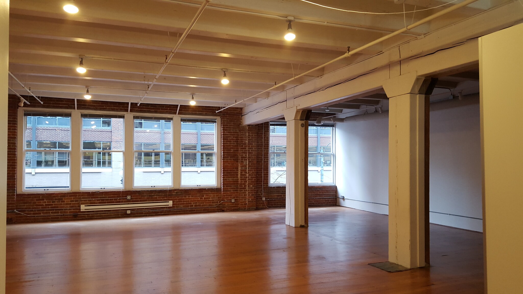 321 3rd Ave S, Seattle, WA for lease Interior Photo- Image 1 of 5