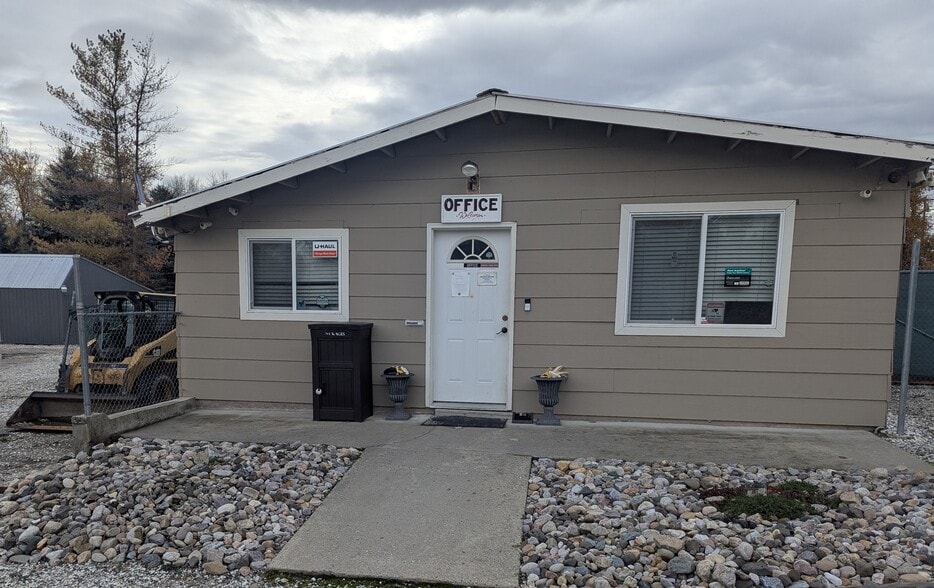 2194-2198 Sand Canyon Rd, Chewelah, WA for sale - Building Photo - Image 3 of 4