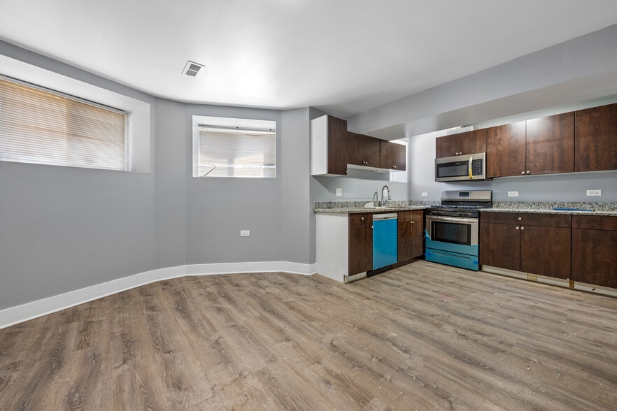 5150 S Calumet Ave, Chicago, IL for sale - Interior Photo - Image 2 of 8