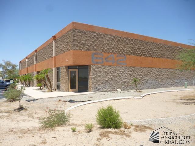 642 E 39th Pl, Yuma, AZ à louer - Photo du bâtiment - Image 2 de 39