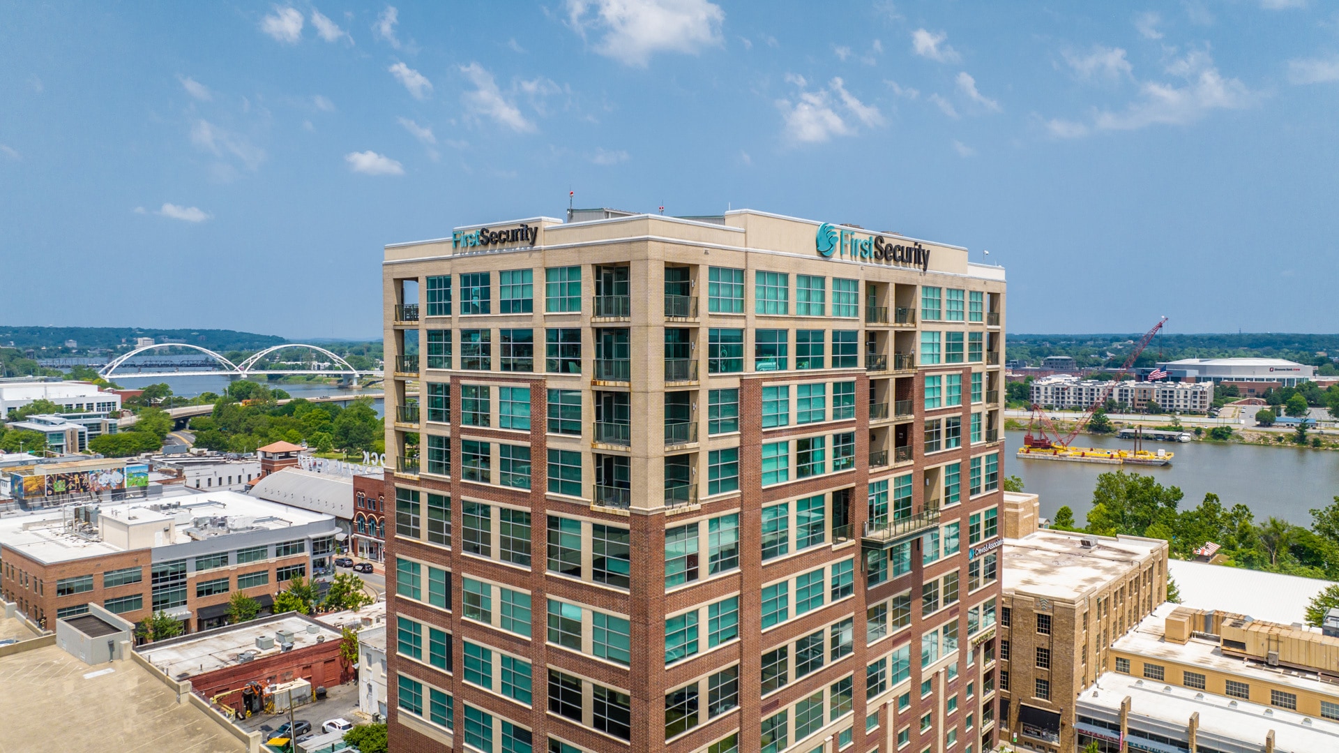 521 President Clinton Ave, Little Rock, AR for lease Building Photo- Image 1 of 22