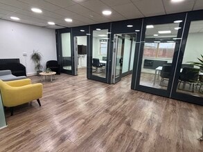 18 King St, Maidenhead à louer Photo intérieure- Image 1 de 10